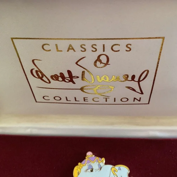 Walt Disney Classics Collection Beauty And The Beast 3 Pin Set W/ Case - Picture 3 of 5